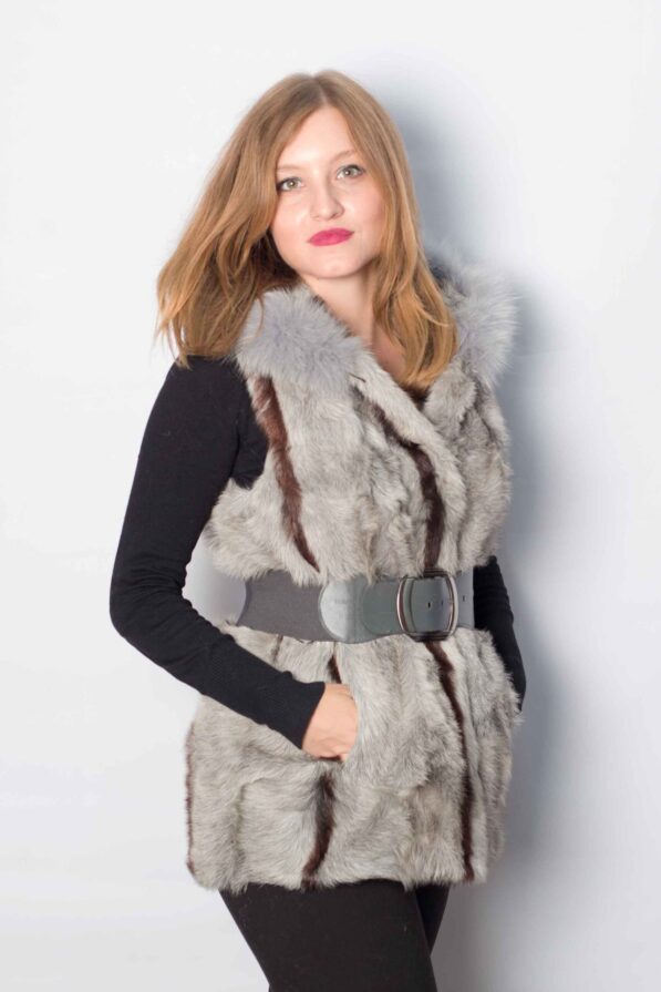 Vest grey-brown goat